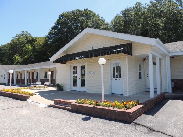 Windsor Motel image 19